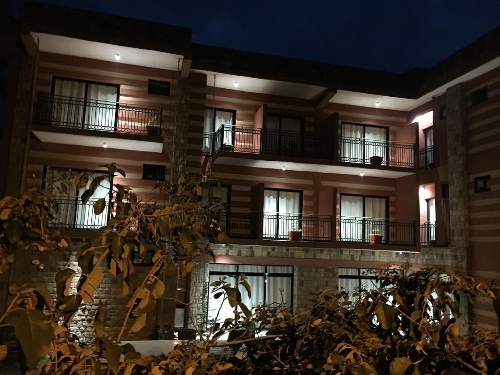 Harbe Hotel Лалибэла Экстерьер фото