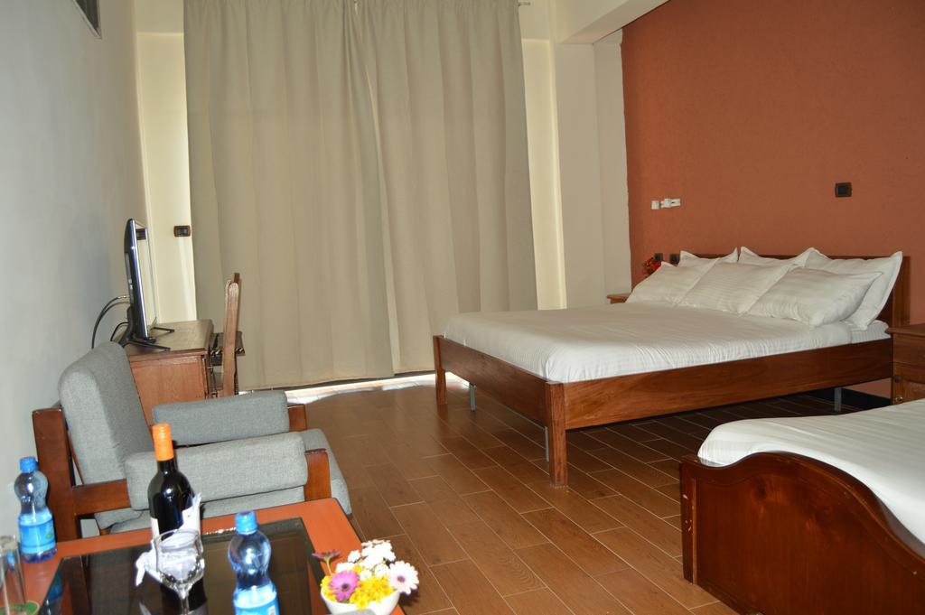 Harbe Hotel Лалибэла Экстерьер фото